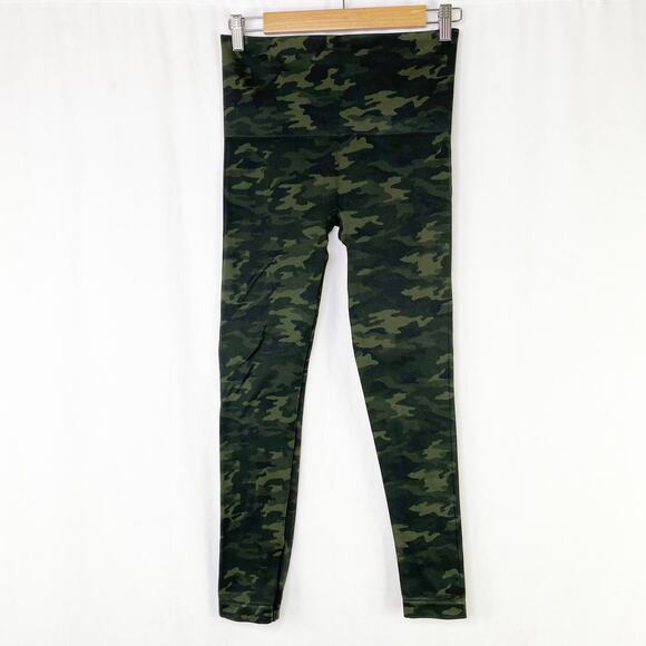 Spanx Look At Me Now Seamless Leggings Green Camo Stretch Tummy Control L - Picture 1 of 4